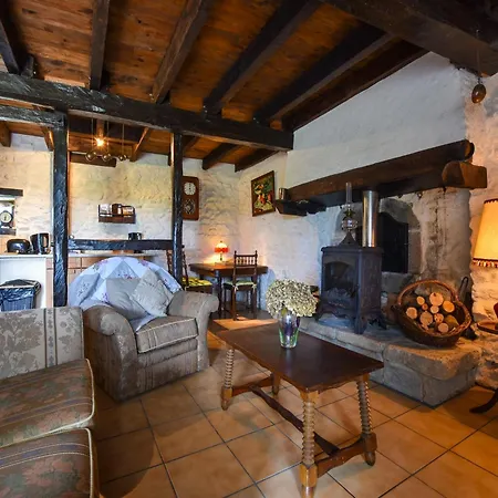 Peaceful Getaway In Teilhet Feriehus *