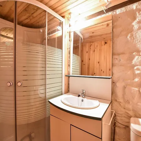 In Near Chateau Rocher 度假居 *