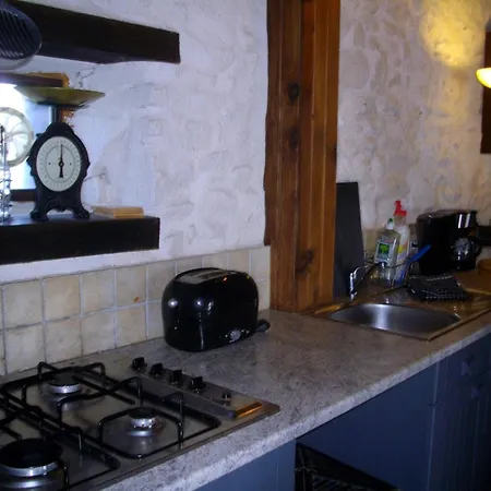 In Near Chateau Rocher 度假居 Teilhet (Puy-de-Dome)