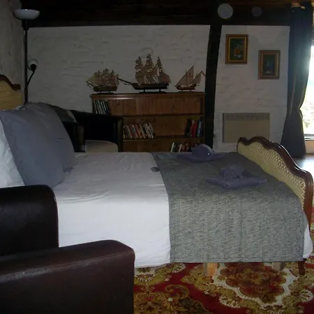 度假居 In Near Chateau Rocher Teilhet (Puy-de-Dome)