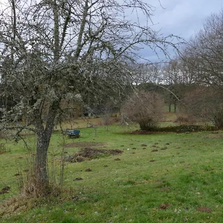 Peaceful Getaway In Teilhet
