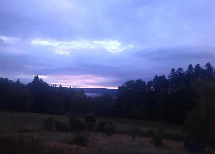 別荘 In Near Chateau Rocher *