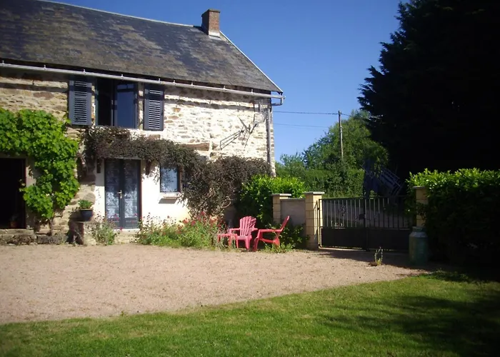 別荘 In Near Chateau Rocher *