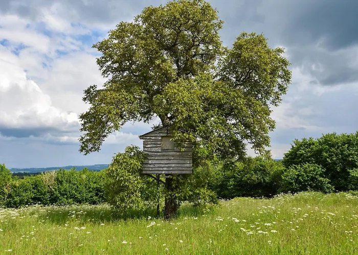 別荘 In Near Chateau Rocher *